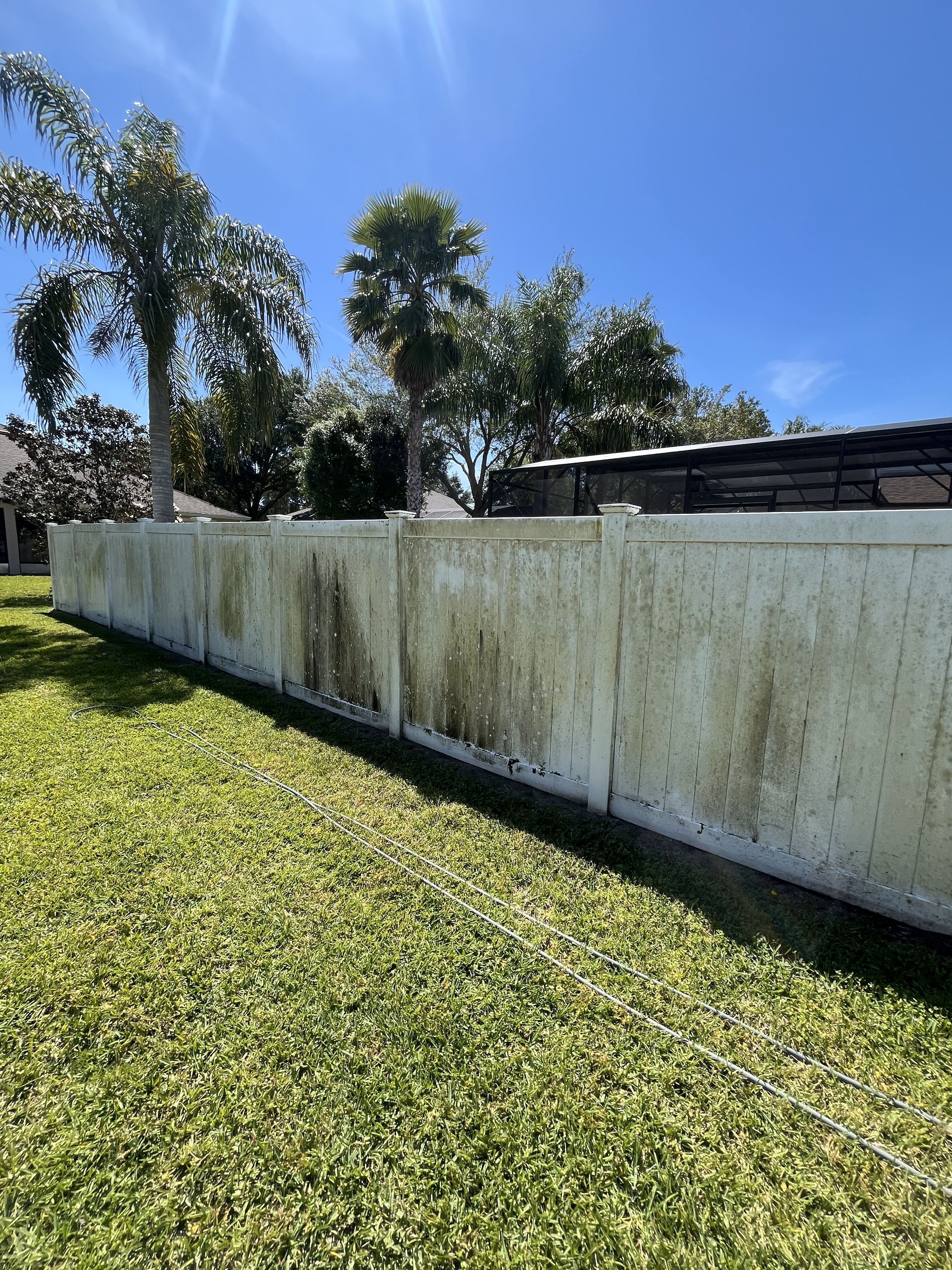 Comprehensive Outdoor Cleaning Driveway and Fence Washing in Apopka, FL